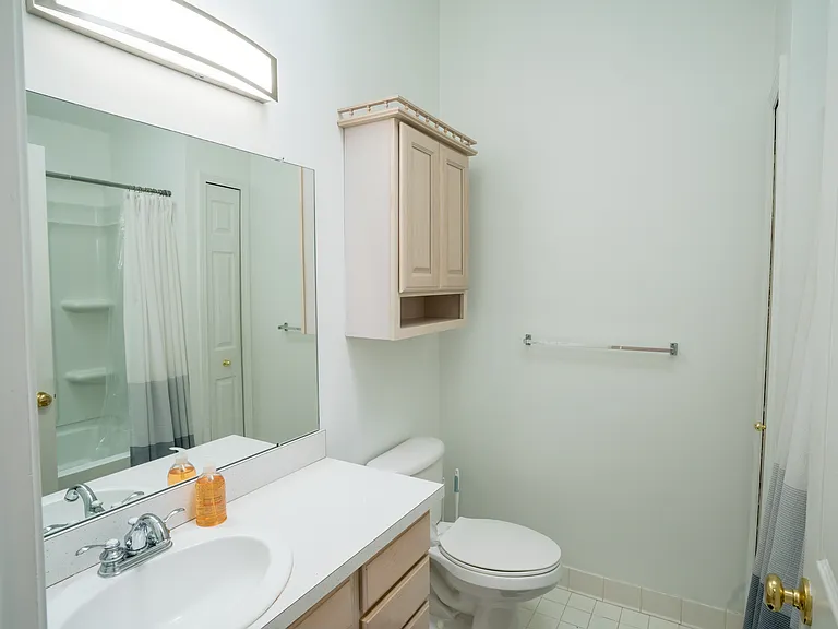 Upper level bathroom