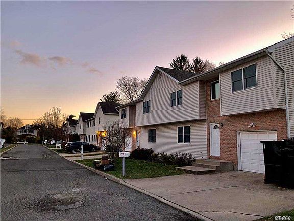 2nd image of 12 Caruso Ct