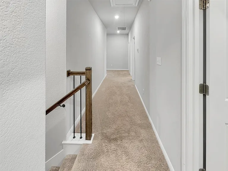 1916 Blue River Dr — Photo 13