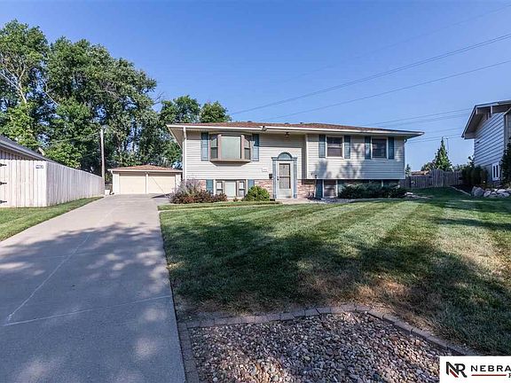2nd image of 2712 S 116th Avenue Cir