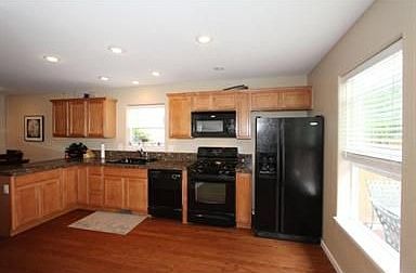4th image of 2430 N Gilpin St