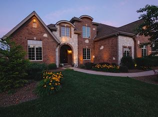 22643 S Pebble Lake Ct, Frankfort, IL 60423