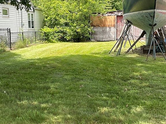 3rd image of 55 Lakeside Ave