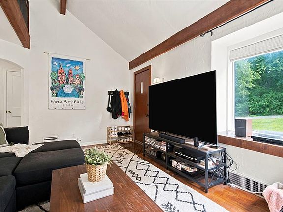 4th image of 6024 W 51st St