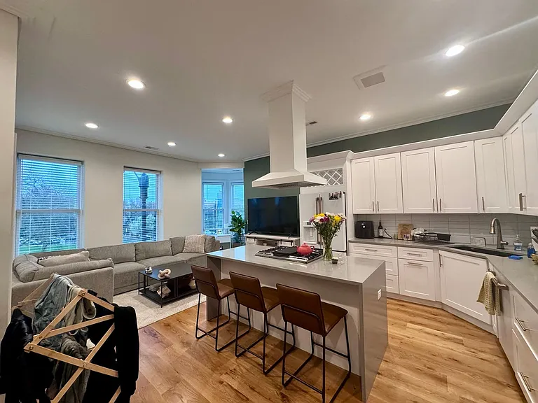 2624 N Lincoln Ave — Photo 10