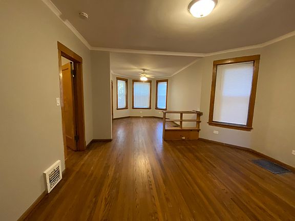 2nd image of 3804 N Oakley Ave #1