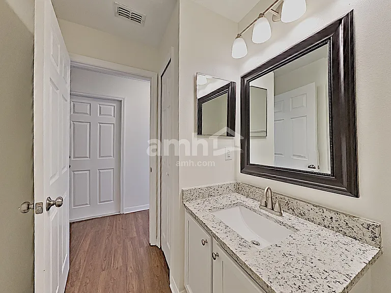 1066 Bluegrass Dr — Photo 20