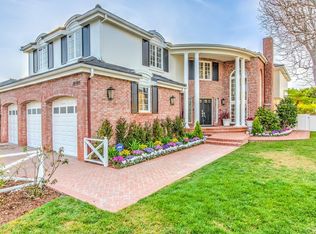 19505 Woodlands Dr, Huntington Beach, CA 92648