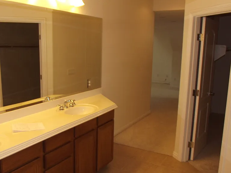 9201 Worsley Park Pl — Photo 24