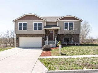 1502 Shoffner Dr, Junction City, KS 66441