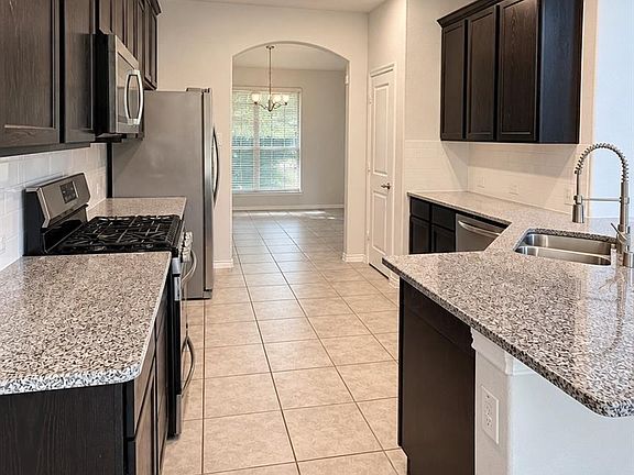 3rd image of 5820 Melville Ln