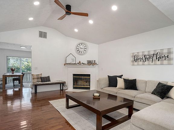 5th image of 3430 W Riverside Street