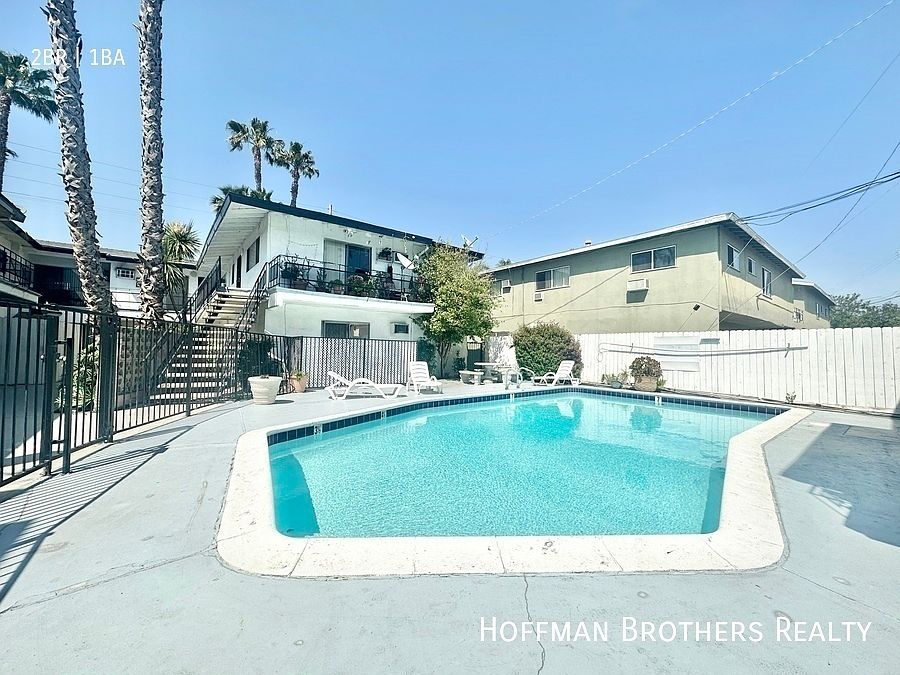 1st image of 11924 Burbank Blvd #22