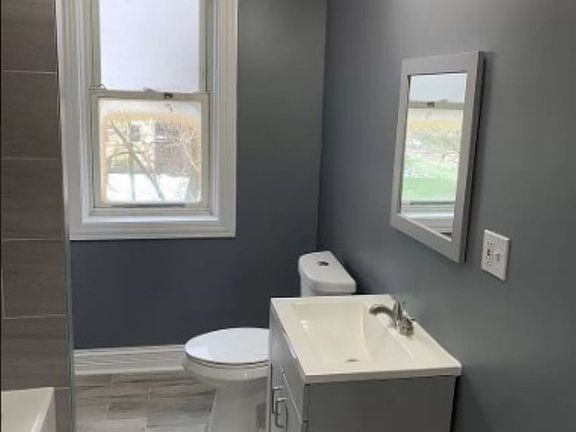 5th image of 6804-6806 S Union Ave #1A