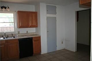 5th image of 220 Torreon Dr