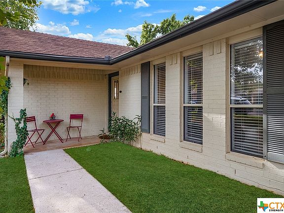 3rd image of 1112 Tumbleweed Dr