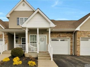 54 Rose Ln, Mount Sinai, NY 11766