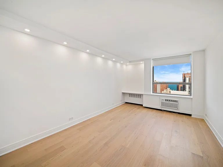 1355 N Sandburg Ter #2606D — Photo 12