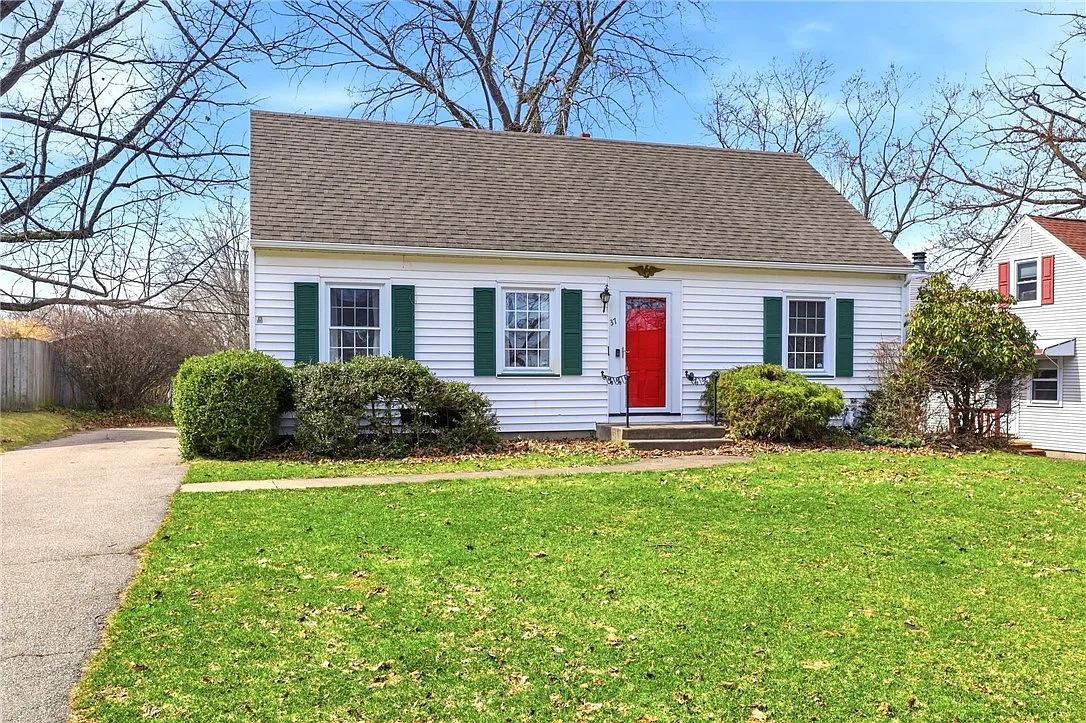 4 bed, 2.0 bath, 1368 sqft, $2,500 — Photo 1