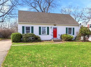 37 Oakmount Dr, Rochester, NY 14617