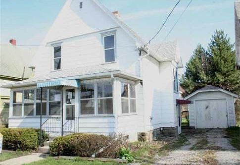1st image of 209 W Jefferson St