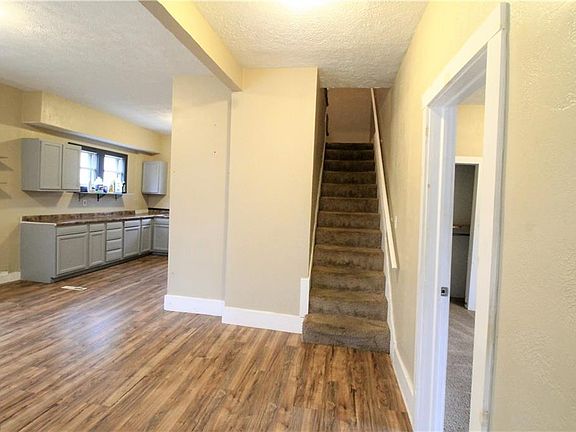 3rd image of 1388 Chippewa Ave