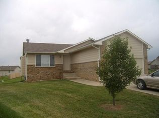 1370 N Aksarben Ct, Wichita, KS 67235