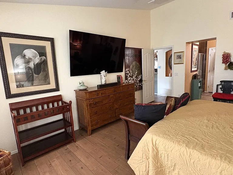 2051 E Desert Fox Dr — Photo 17