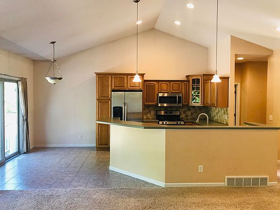 5th image of 15671 Grand Point Dr