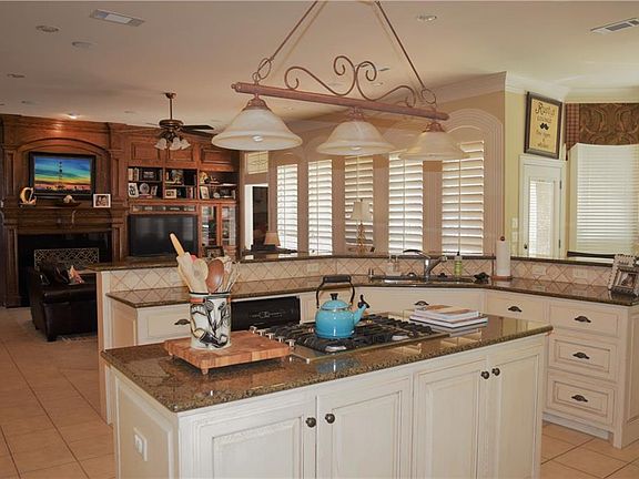 3rd image of 7 Crestlake Ct