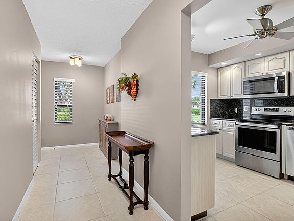 4th image of 8310 Casa Del Lago #1A