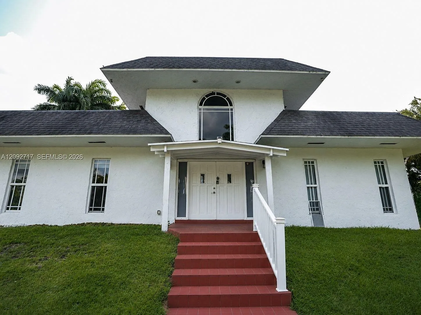 4 bed, 3.0 bath, 2471 sqft, $7,900 — Photo 1