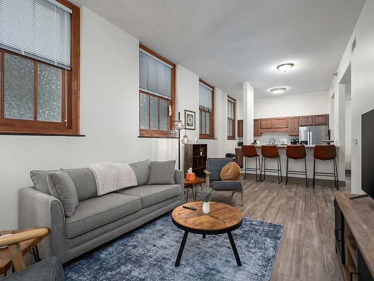 City Hall Apartments — Photo 8