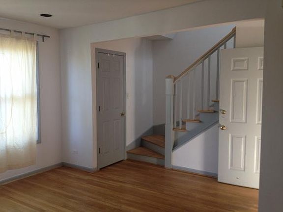 5th image of 1645 W Beach Ave #1