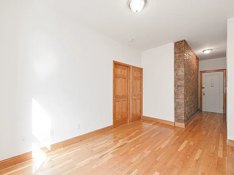 312 W 48th St #14 — Photo 3