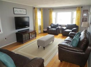 114 Manning St, Chicopee, MA 01020