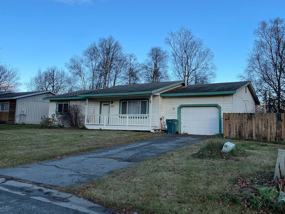 2nd image of 221 N Irene St