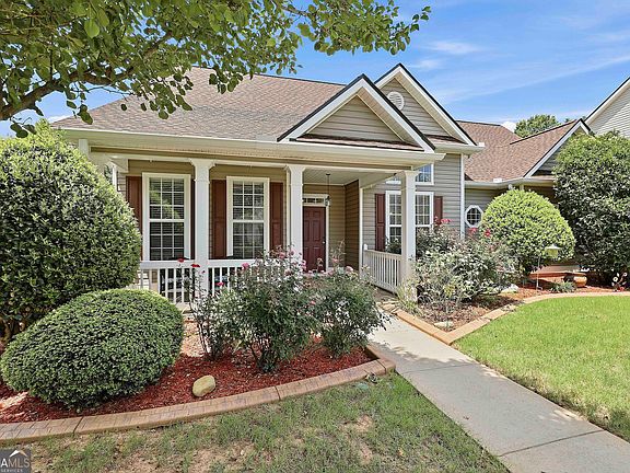 3rd image of 220 Portico Pl