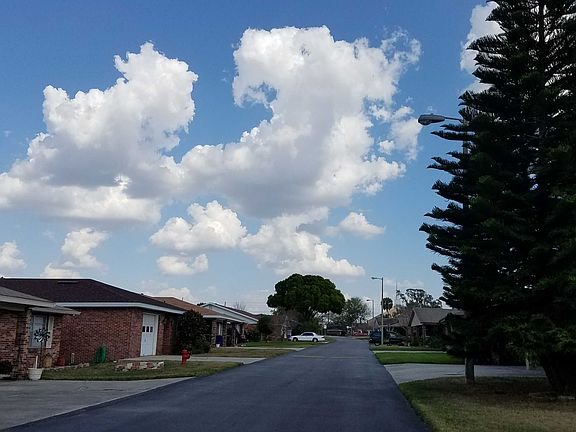 4th image of 552 Villa Vista Blvd