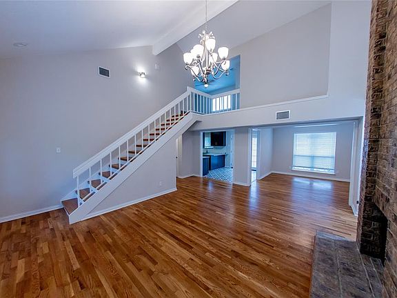 5th image of 590 King Cir