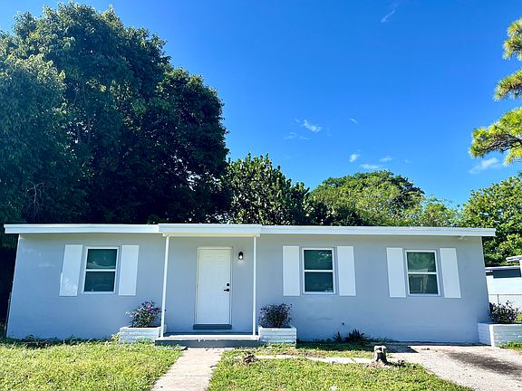 4th image of 1316 NW 13th Pl