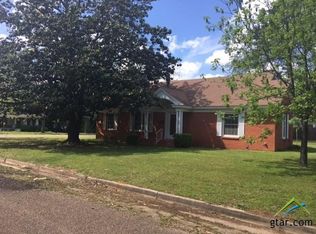 401 E Calvert St, Troup, TX 75789