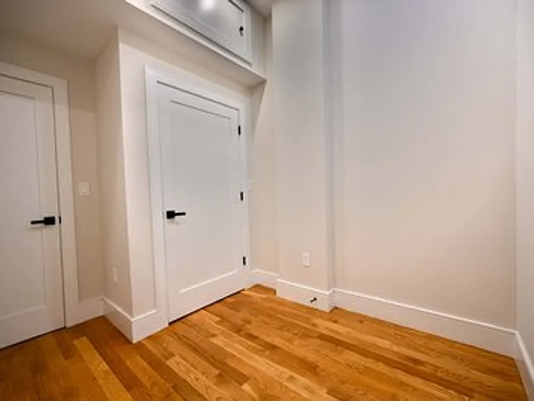 18 Winchester St #1A — Photo 11