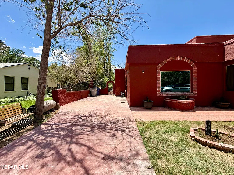 7404 Franklin Dr #B — Photo 3