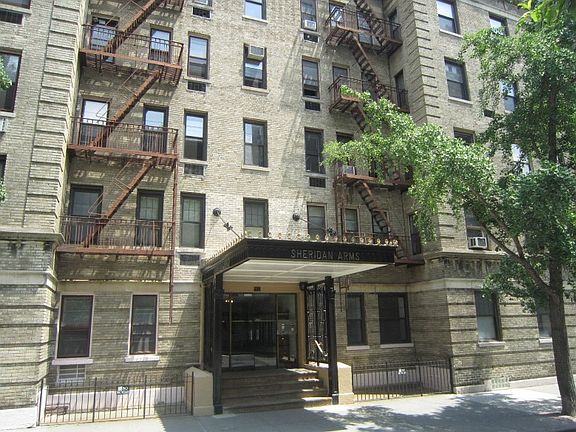 3rd image of 15 Sheridan Sq APT 1A