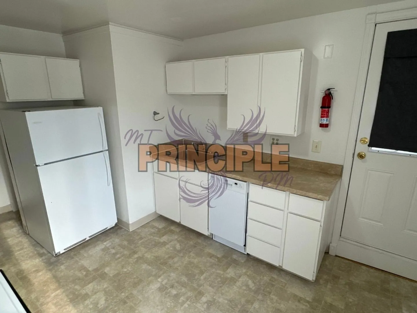 218 E 3rd St — Photo 2
