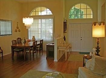 4th image of 913 Crestview Cir