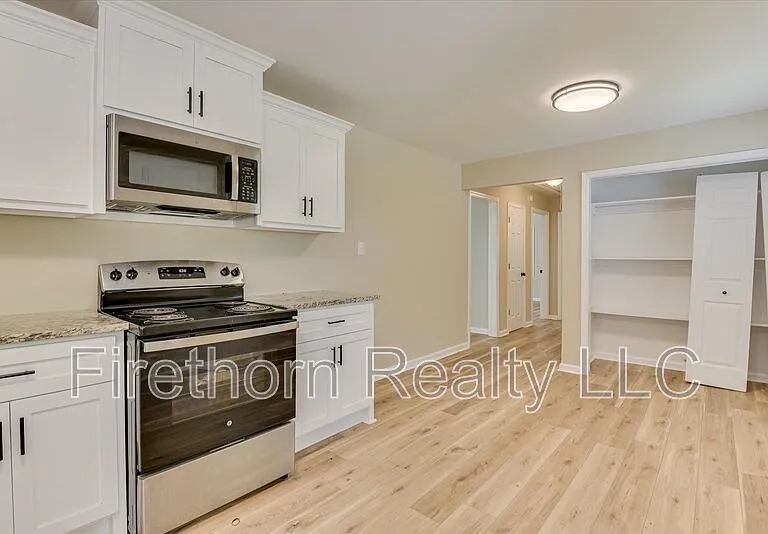 1006 Skyview Dr — Photo 12