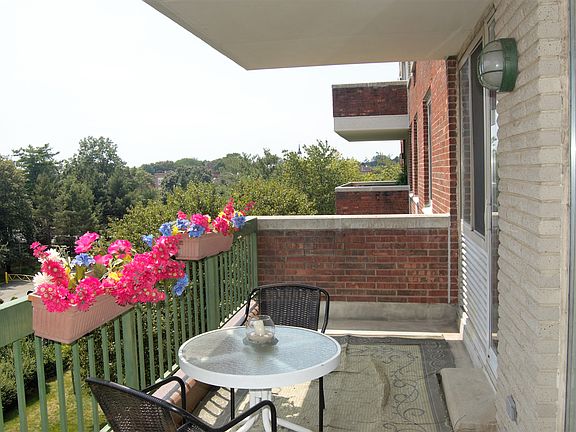 4th image of 111 Cherry Valley Ave APT 417