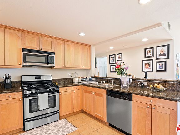 2nd image of 3636 Jasmine Ave Unit 303
